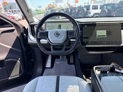Used 2023 Rivian R1S Launch Edition AWD/4WD image 30