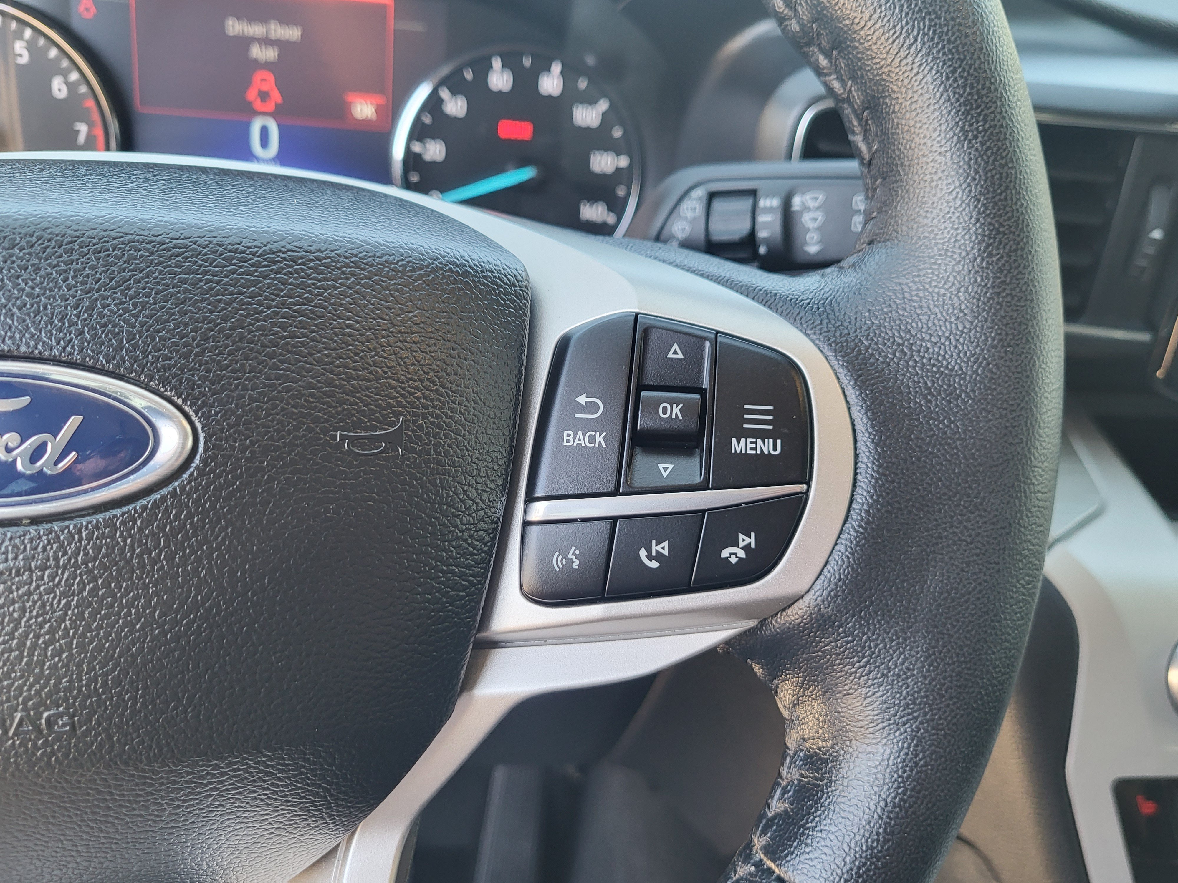 Used 2024 Ford Explorer XLT w/ Equipment Group 202A AWD/4WD image 29