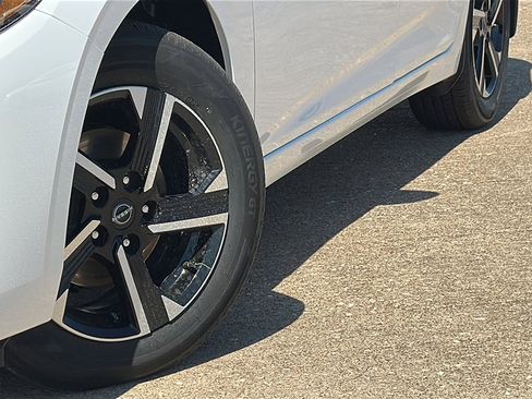 New 2025 Nissan Sentra SV image 3