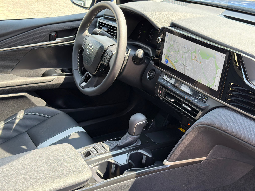 Used 2026 Toyota Camry SE w/ Multimedia Upgrade Package FWD image 8
