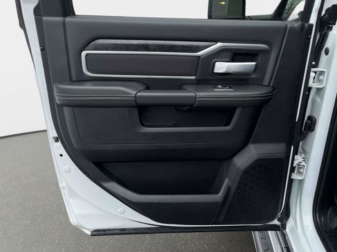 Used 2024 RAM 2500 Big Horn image 11