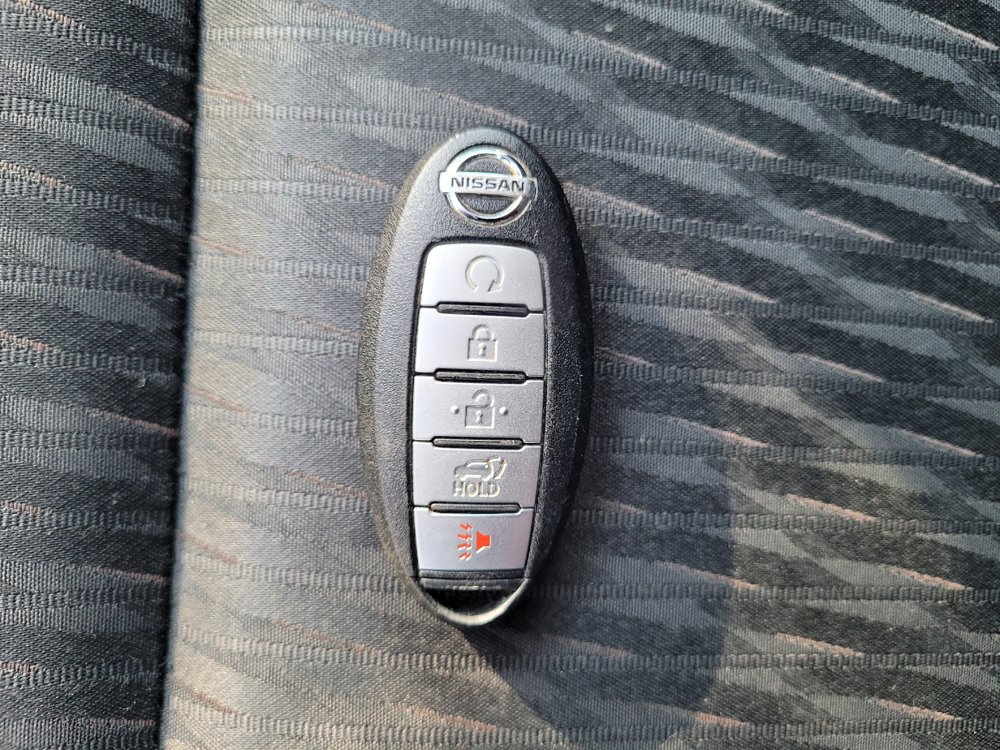 Used 2018 Nissan Rogue SV FWD image 32