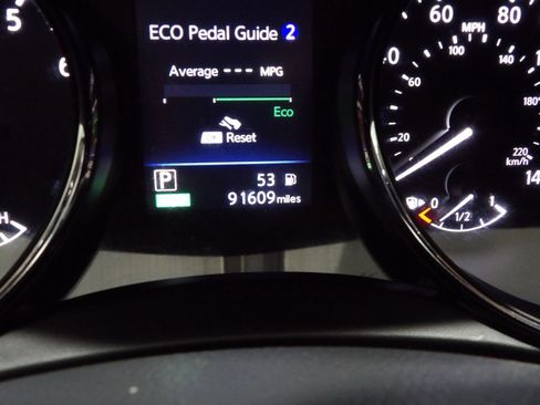 Used 2019 Nissan Rogue SV w/ Premium Package image 20