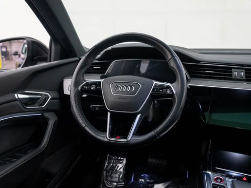 Used 2022 Audi e-tron S Prestige w/ Prestige Package image 13