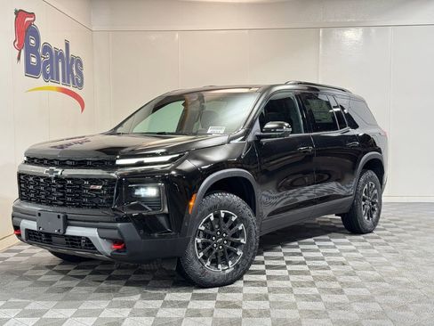 New 2026 Chevrolet Traverse Z71 w/ Enhanced Driving Package image 2