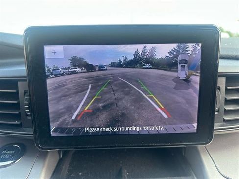 Used 2022 Ford Explorer XLT image 22