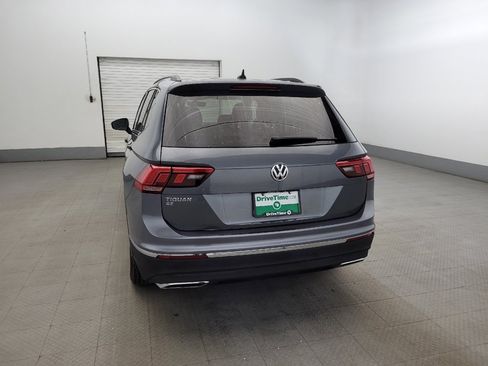 Used 2021 Volkswagen Tiguan SE w/ Panoramic Sunroof Package image 6