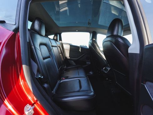 Used 2024 Tesla Model Y Performance image 30