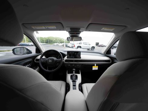 New 2026 Honda HR-V LX image 19