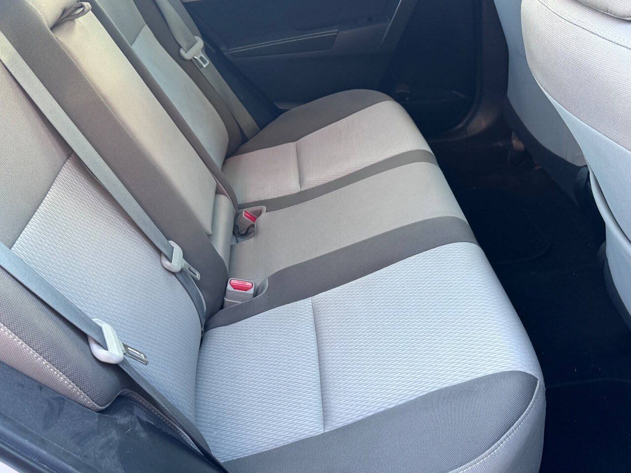 Used 2019 Toyota Corolla LE w/ Carpet Mat Package (TMS) FWD image 12