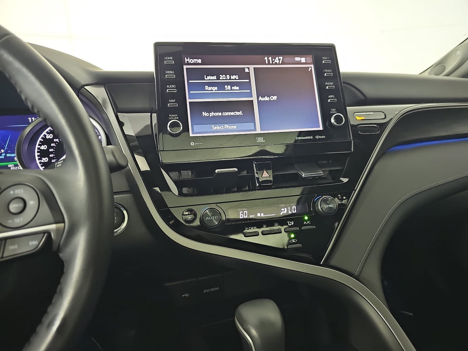 Used 2022 Toyota Camry XLE FWD image 19