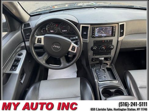 Used 2010 Jeep Grand Cherokee Laredo image 12