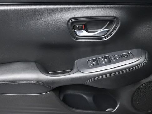 Used 2025 Honda HR-V LX image 7