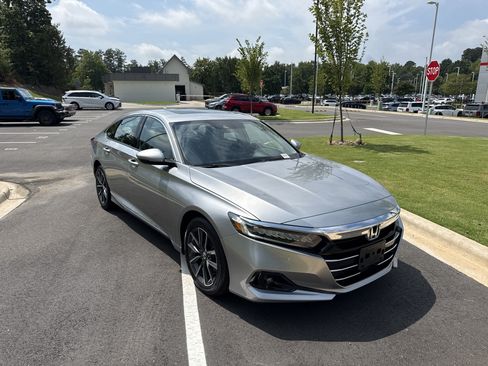 Used 2022 Honda Accord EX-L image 2