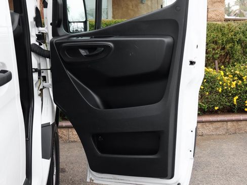Used 2022 Mercedes-Benz Sprinter 2500 image 32