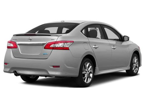 Used 2015 Nissan Sentra SV image 2
