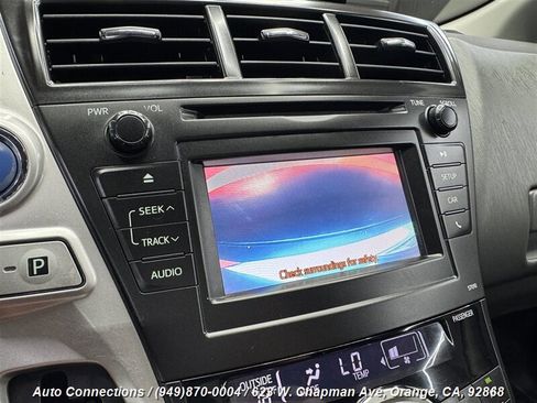 Used 2014 Toyota Prius V Two image 18