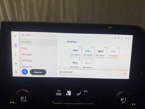 Used 2023 Toyota Highlander Platinum image 32