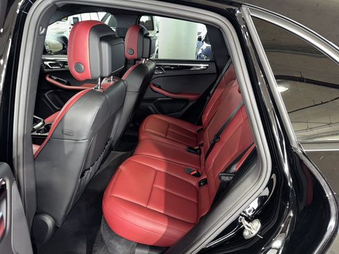 Used 2025 Porsche Macan AWD/4WD image 15