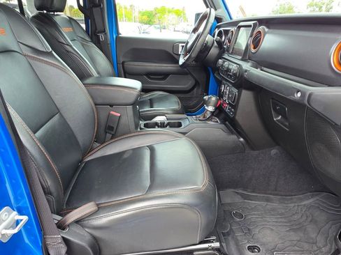 Used 2022 Jeep Gladiator Mojave w/ Cold Weather Group image 10