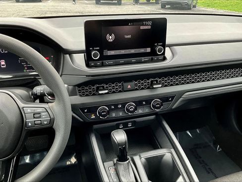 Used 2023 Honda Accord EX image 7