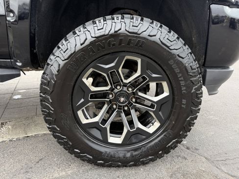 Used 2017 Chevrolet Silverado 1500 LTZ image 34