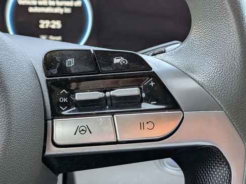 Used 2024 Hyundai Elantra Blue FWD image 22