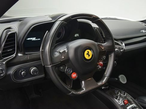 Used 2014 Ferrari 458 Italia Coupe image 11