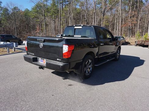 Used 2017 Nissan Titan SV image 22