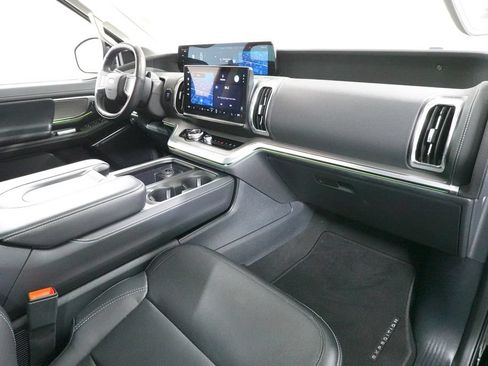 Certified 2025 Ford Expedition Platinum AWD/4WD image 47