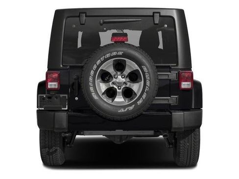 Used 2017 Jeep Wrangler Unlimited Sahara image 5