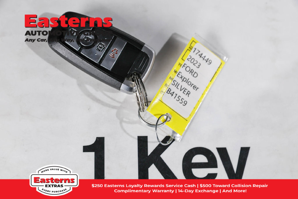 Used 2023 Ford Explorer XLT AWD/4WD image 26