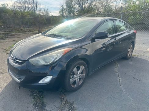 Used 2013 Hyundai Elantra GLS w/ Preferred Pkg image 7