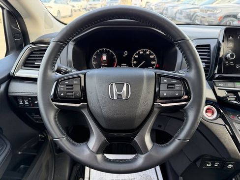 Certified 2025 Honda Odyssey Touring image 11