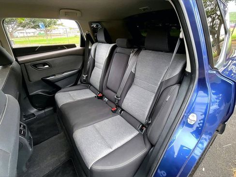 Used 2021 Nissan Rogue SV image 28