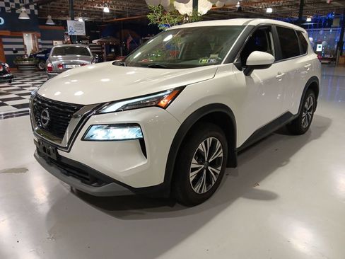 Used 2023 Nissan Rogue SV AWD/4WD image 9