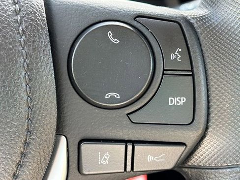 Used 2018 Toyota Corolla LE FWD image 18