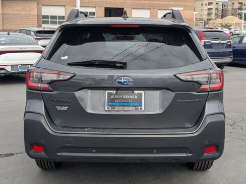 Used 2024 Subaru Outback Onyx Edition AWD/4WD image 5