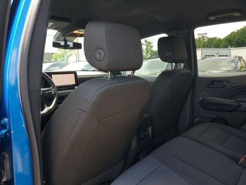 Used 2023 Chevrolet Colorado Trail Boss w/ Technology Package AWD/4WD image 12
