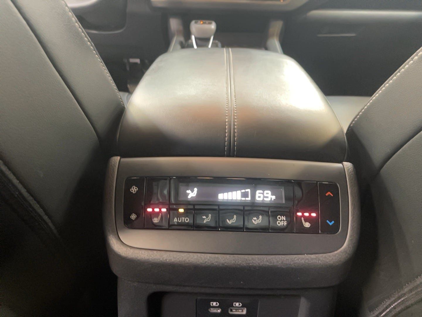 Used 2023 Nissan Pathfinder SL w/ SL Premium Package AWD/4WD image 8