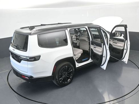 New 2026 Jeep Grand Wagoneer Summit AWD/4WD image 69