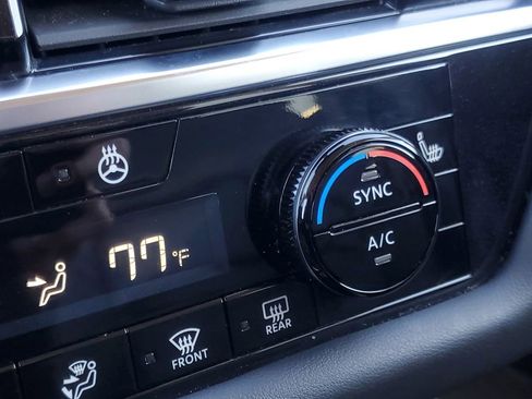 Used 2023 Nissan Pathfinder SL image 24