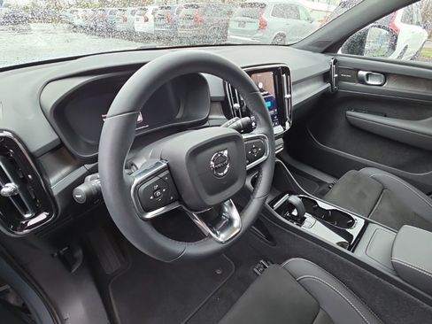 Certified 2023 Volvo XC40 Recharge Ultimate image 7