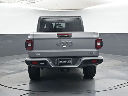 Used 2020 Jeep Gladiator Overland image 4