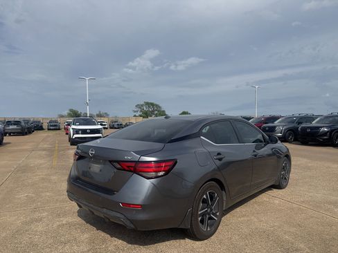 Used 2024 Nissan Sentra SV image 19