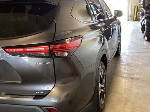 Used 2023 Toyota Highlander XLE image 13