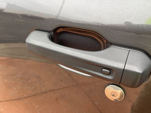 Used 2021 Jeep Wrangler Unlimited Rubicon w/ Xtreme Recon 35" Tire Package image 10