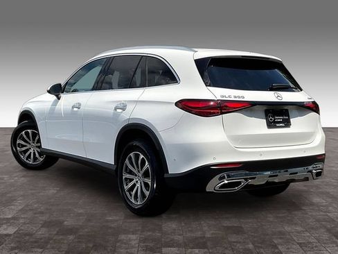 Used 2026 Mercedes-Benz GLC 300 4MATIC image 4