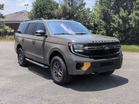 Certified 2025 Ford Expedition Tremor AWD/4WD image 2