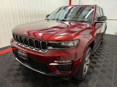 Used 2023 Jeep Grand Cherokee 4WD 4xe w/ Luxury Tech Group II image 8